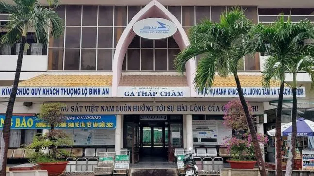 Mua vé tàu online giá rẻ Tháp Chàm đi Huế