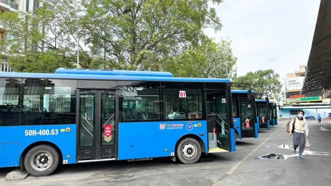 Hành trình xe bus 120 vòng quanh khu vực trung tâm TP.HCM